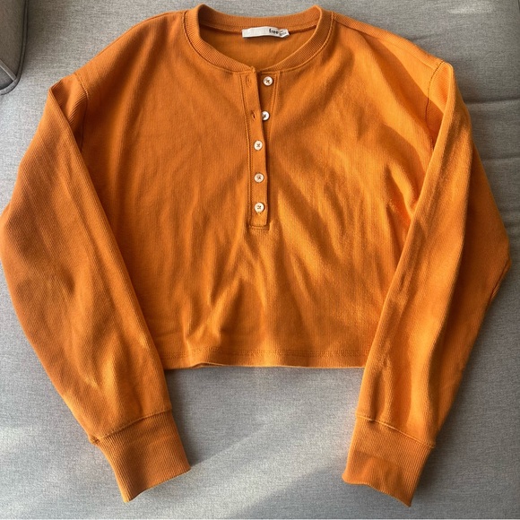 ARITZIA | Wilfred Free Mavis T-Shirt in Harvest Gold Yellow XS - Picture 4 of 15